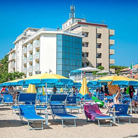 Hotel Ambasciatori Bellaria-Igea Marina Bagian luar foto
