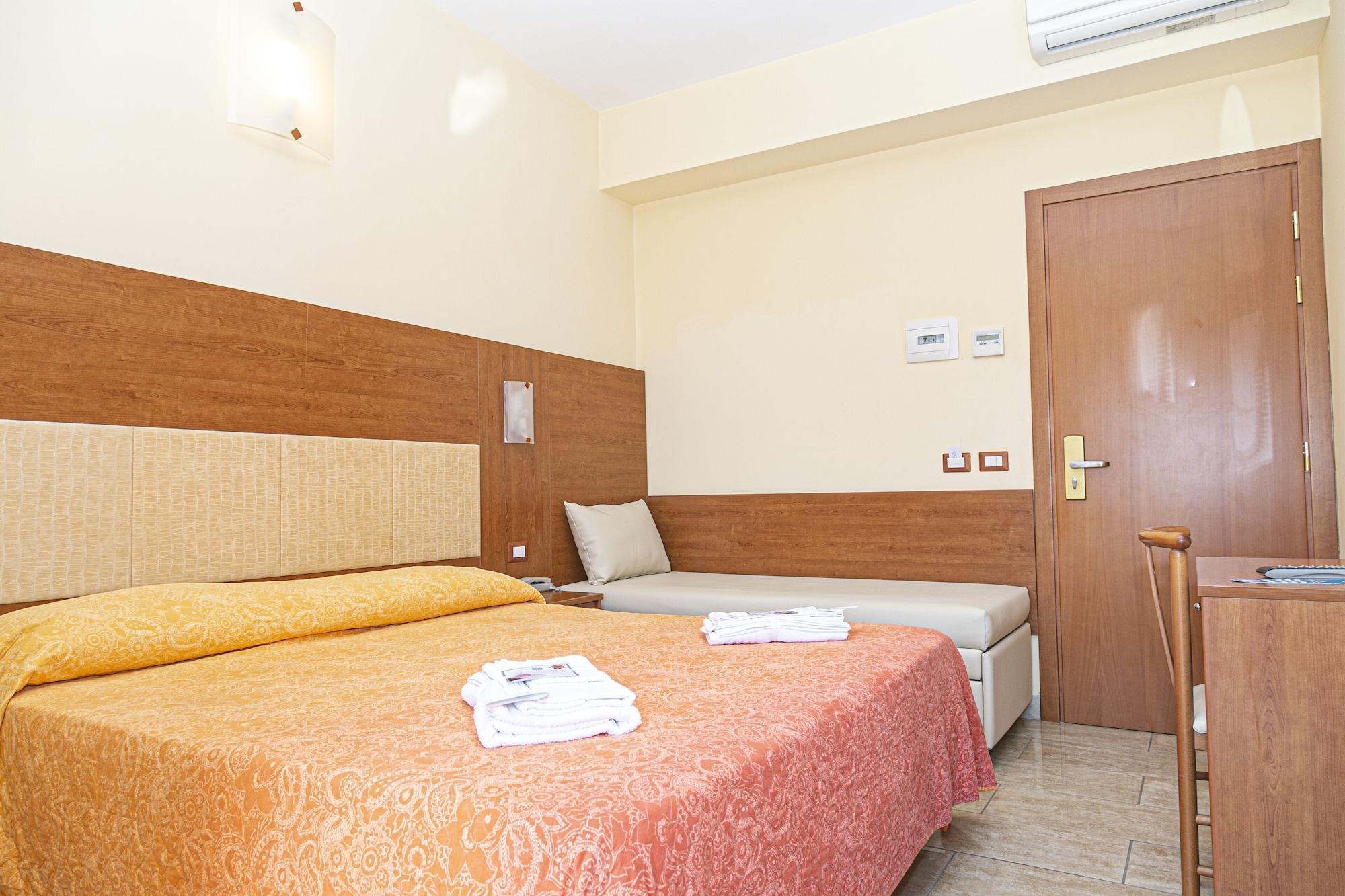 Hotel Ambasciatori Bellaria-Igea Marina Bagian luar foto