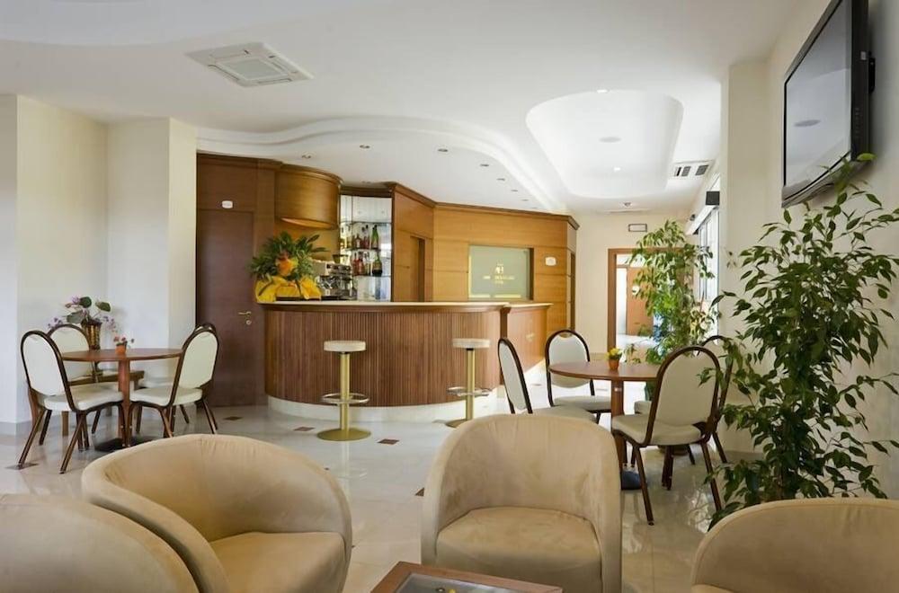Hotel Ambasciatori Bellaria-Igea Marina Bagian luar foto