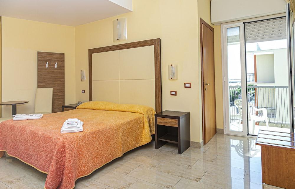 Hotel Ambasciatori Bellaria-Igea Marina Bagian luar foto
