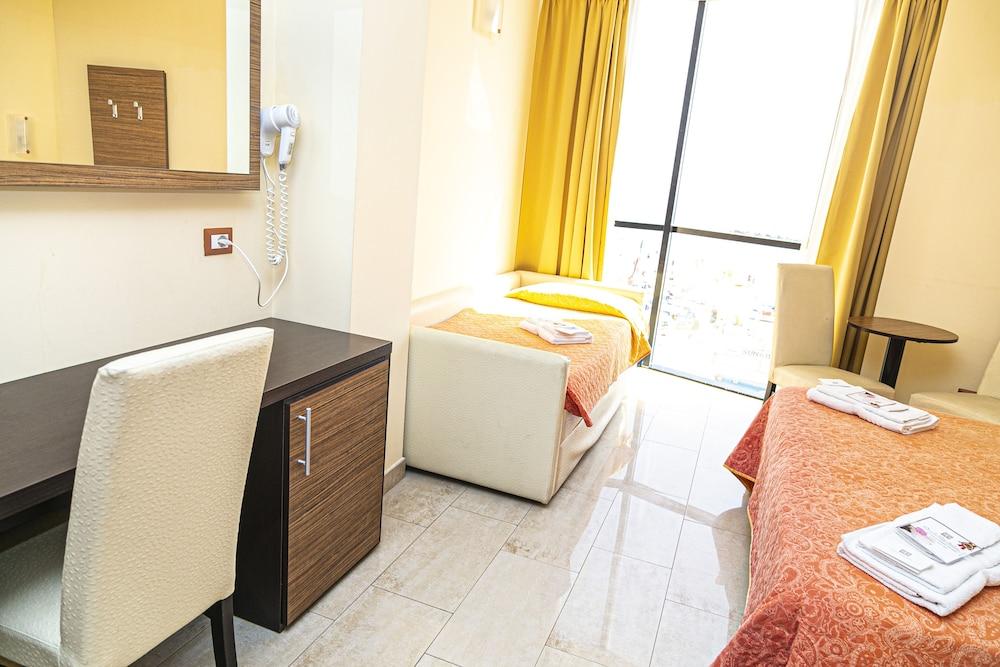 Hotel Ambasciatori Bellaria-Igea Marina Bagian luar foto