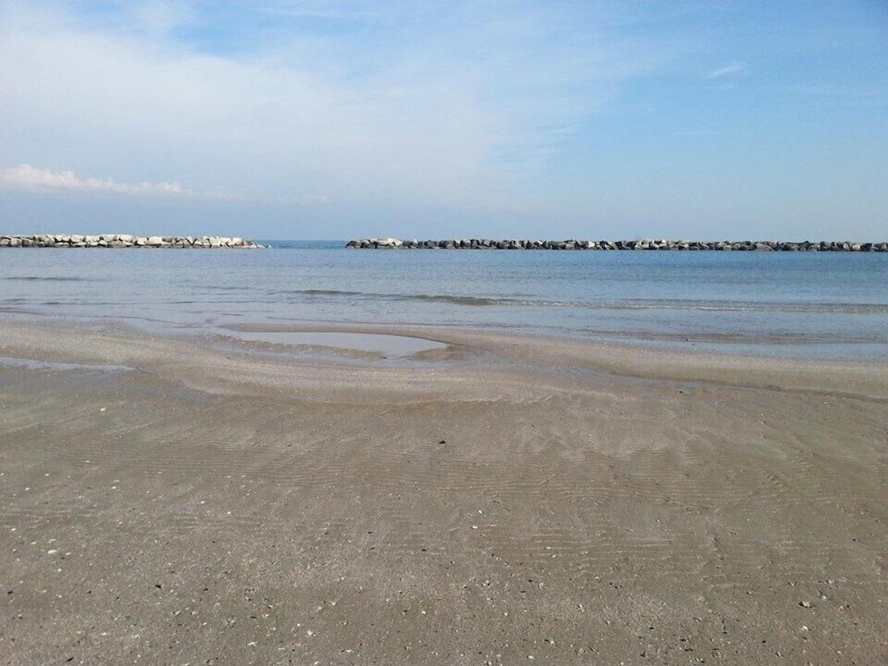 Hotel Ambasciatori Bellaria-Igea Marina Bagian luar foto